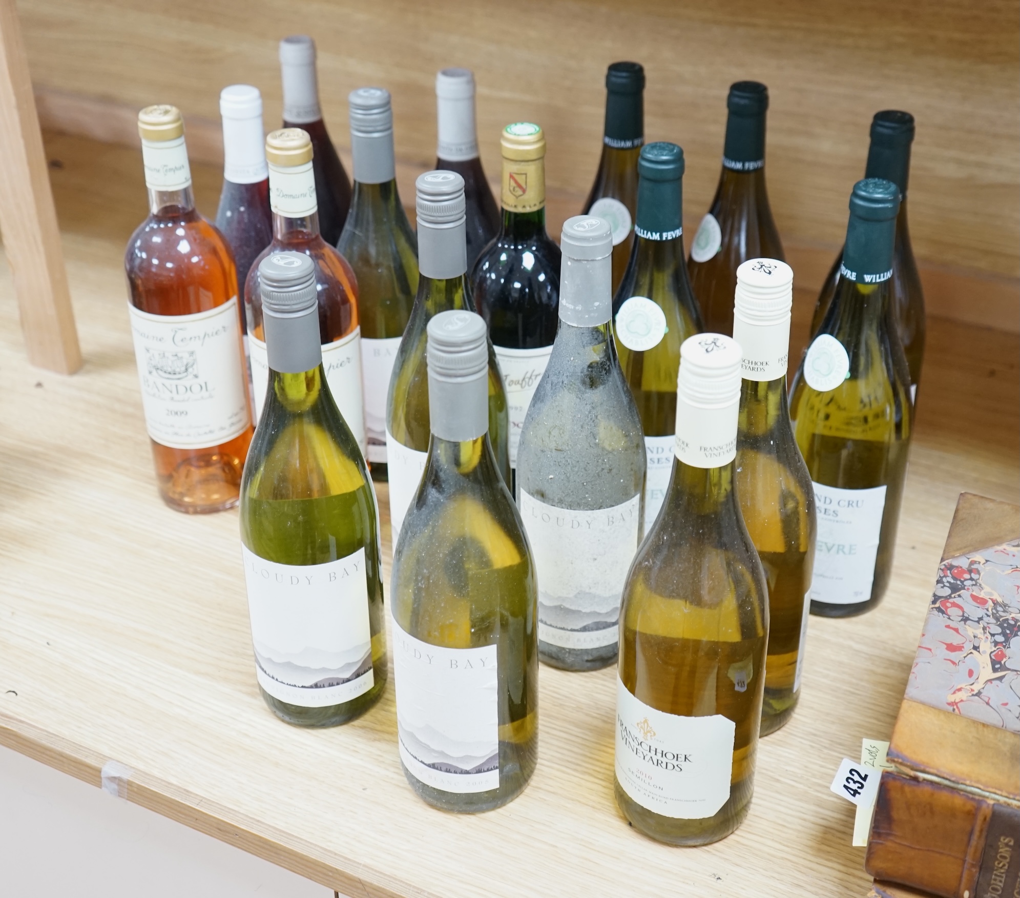 Eighteen bottles of mixed white and rosé wine, including five Cloudy Bay Sauvignon blanc 2005, five William Fevre Chablis Grand Cru 2007 etc. Condition - fair, storage history unknown